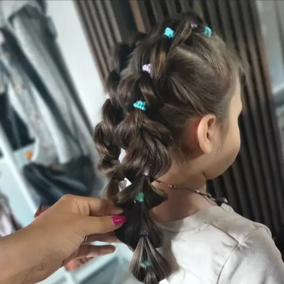 Realizacja fryzury Crazy Look